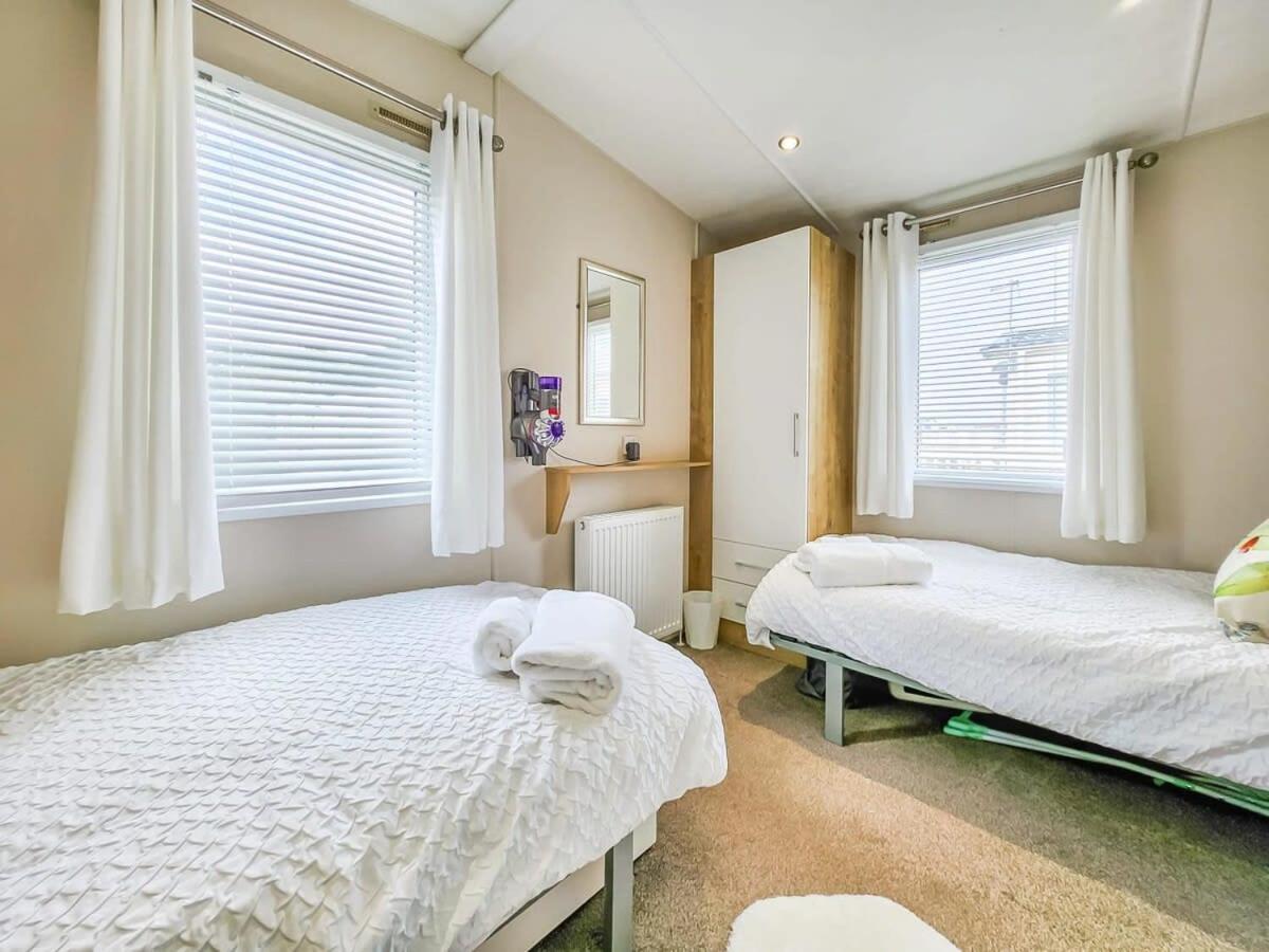 Escape To Paradise At Pevensey Bay Holiday Park 13 Woodland Walk Βίλα Εξωτερικό φωτογραφία