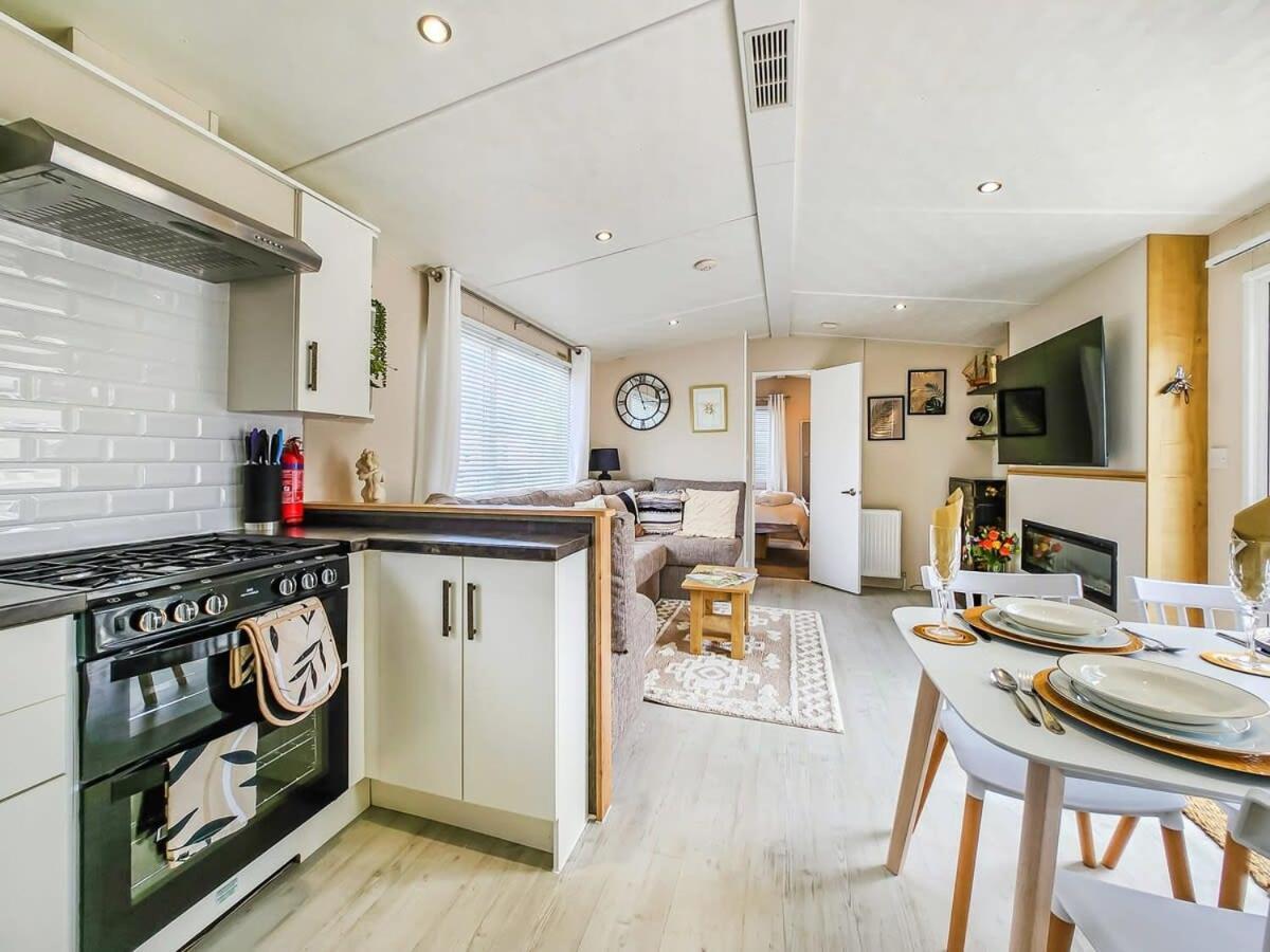 Escape To Paradise At Pevensey Bay Holiday Park 13 Woodland Walk Βίλα Εξωτερικό φωτογραφία