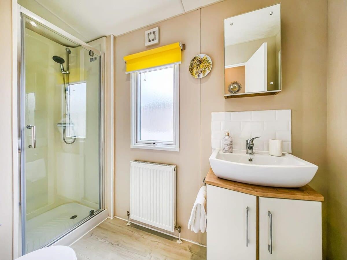 Escape To Paradise At Pevensey Bay Holiday Park 13 Woodland Walk Βίλα Εξωτερικό φωτογραφία