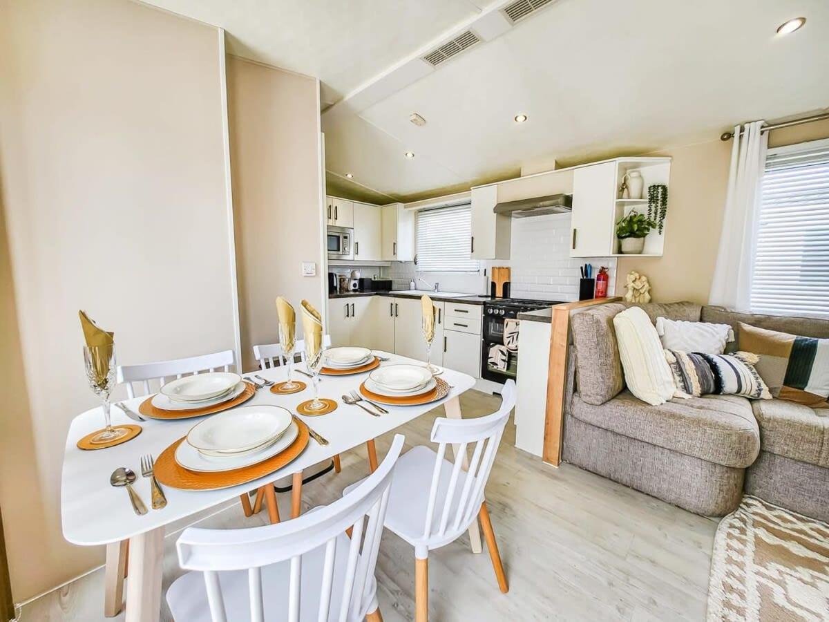 Escape To Paradise At Pevensey Bay Holiday Park 13 Woodland Walk Βίλα Εξωτερικό φωτογραφία